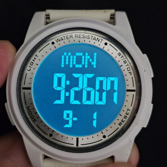 Beeasy AW02 Men's Ultra Slim Digital Watch 44MM White Plastic Bands New Battery - Picture 6 of 15